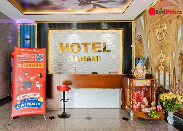 Reddoorz Tahami Hotel Near Kha Van Can